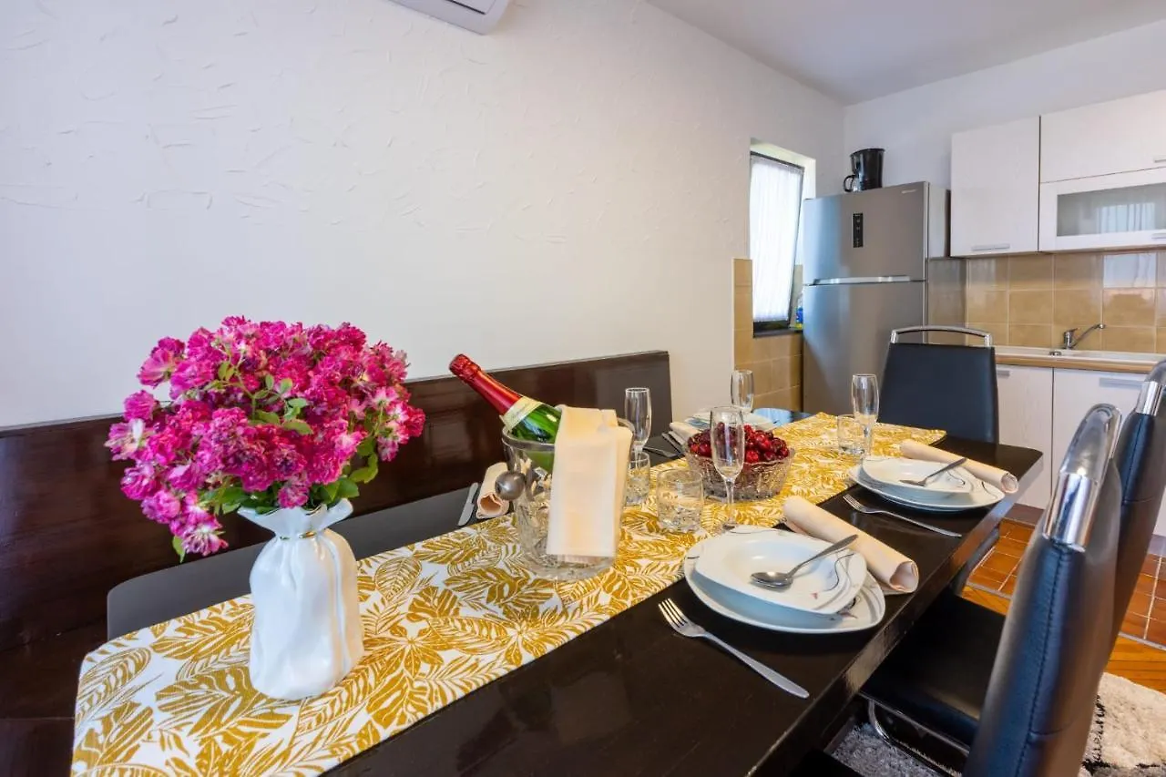 Apartment Apartman Gabi Crikvenica